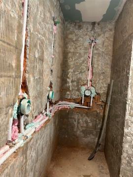 tuš kabina _vodoinstalacijska napeljava